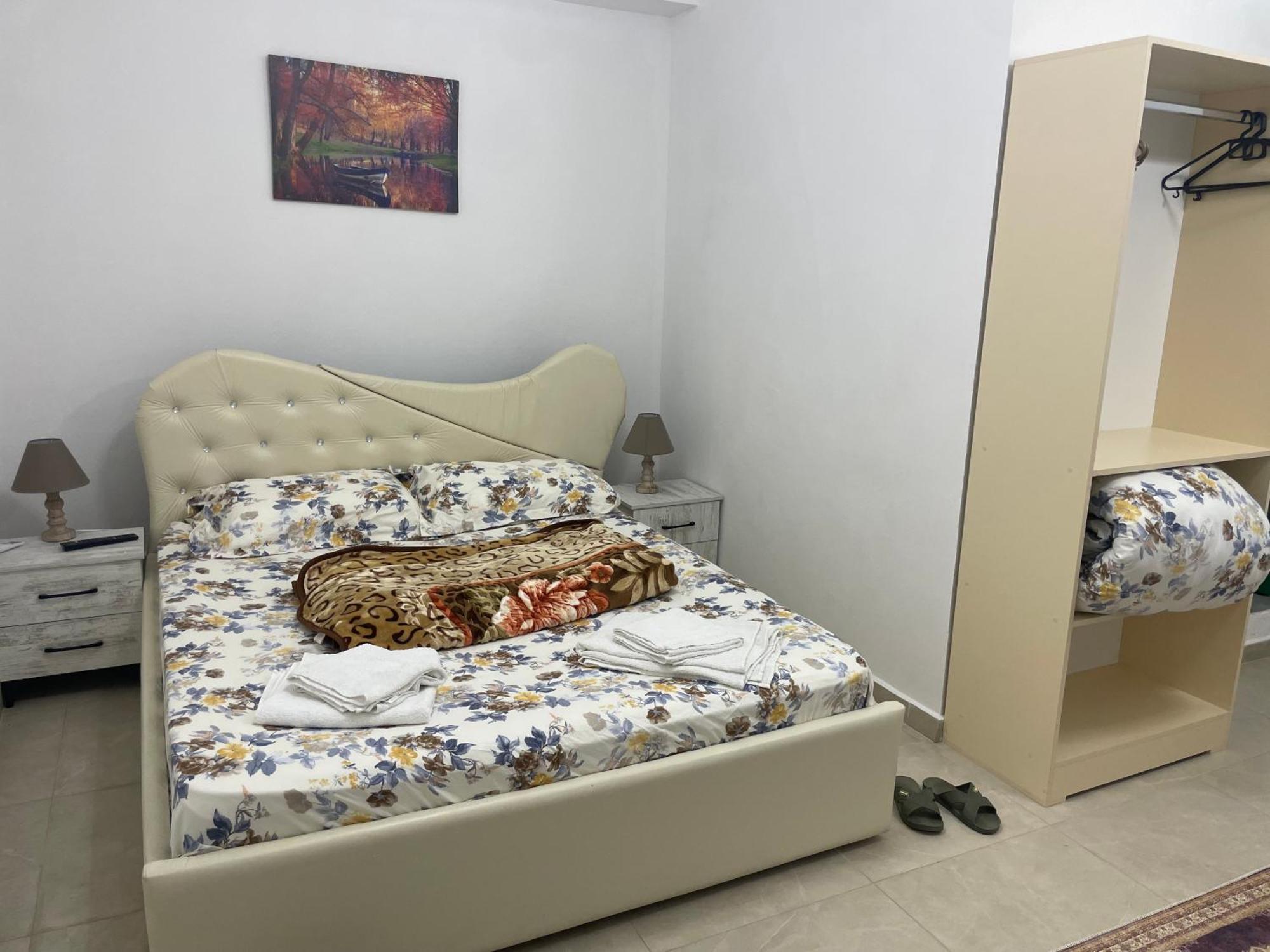Banaj Hotel